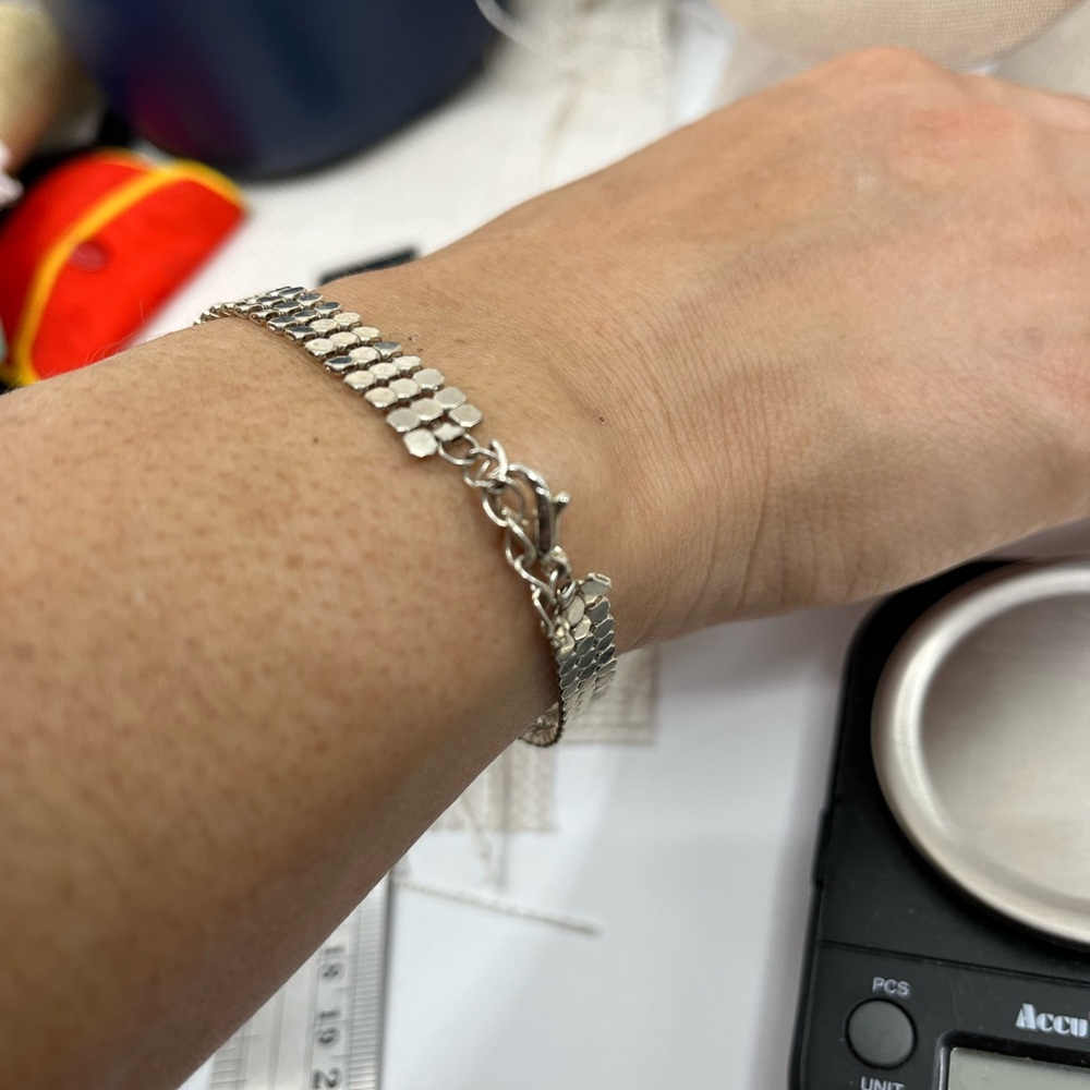 Vintage Silver-Tone Adjustable Mesh Bracelet - Picture 14 of 17